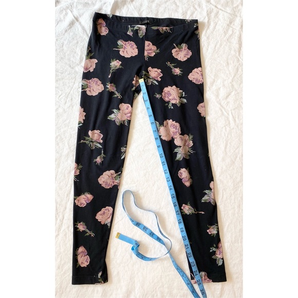Aritzia Talula Floral Print Leggings - Picture 2 of 8